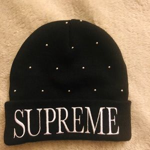Nwt Supreme Studded Beanie Unisex 